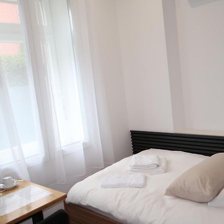 Toka Rooms - An Der Regiobahn Mettmann Esterno foto